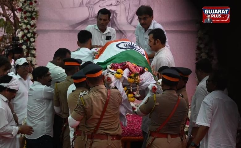 આશા ભોંસલે પંચતત્વમાં વિલીન: પુત્ર આનંદે આપી મુખાગ્નિ,