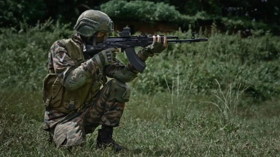 અદાણી ડિફેન્સ કરશે AK-203 રાઇફલ માટે દારૂગોળાનું નિર્માણ; ઇન્ડો-રશિયન રાઇફલ્સ સાથે 5 વર્ષ માટે થયા કરાર